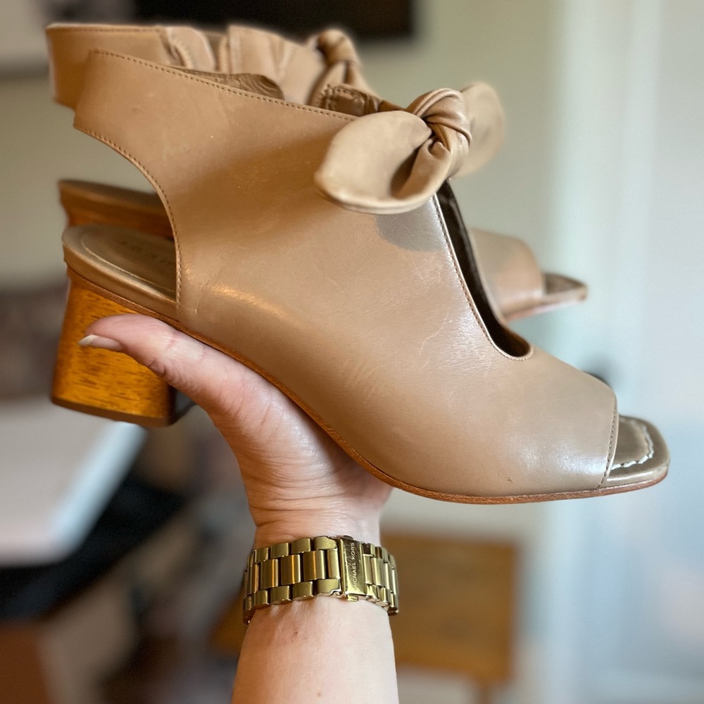 BERNARDO Lizzie Sandal Booties BEAUTIFUL and in FLAWLESS CONDITION!!!